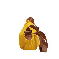 Sandwich Mesh Shoulder Bag / Banana