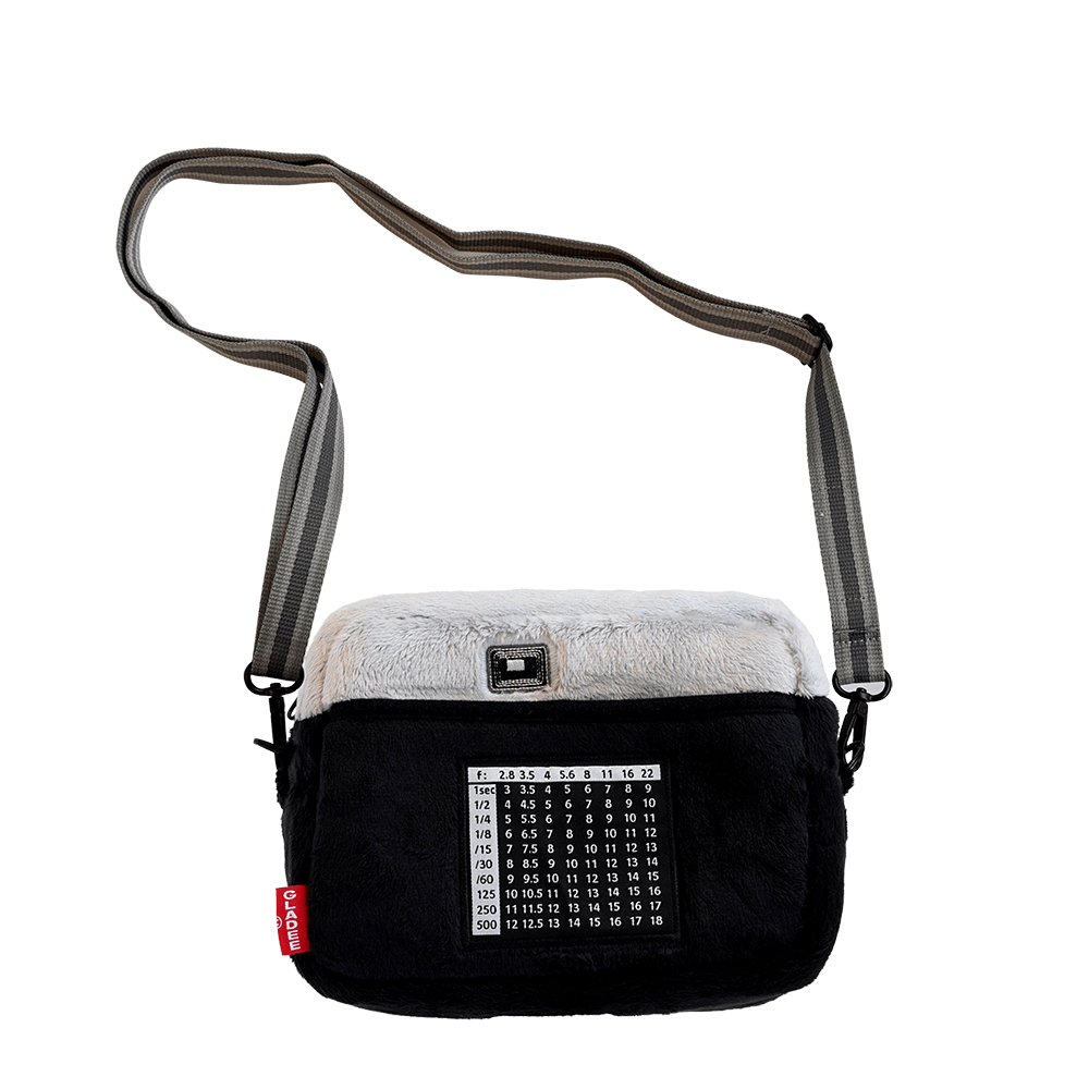 Wide Camera Pouch Bag / Black