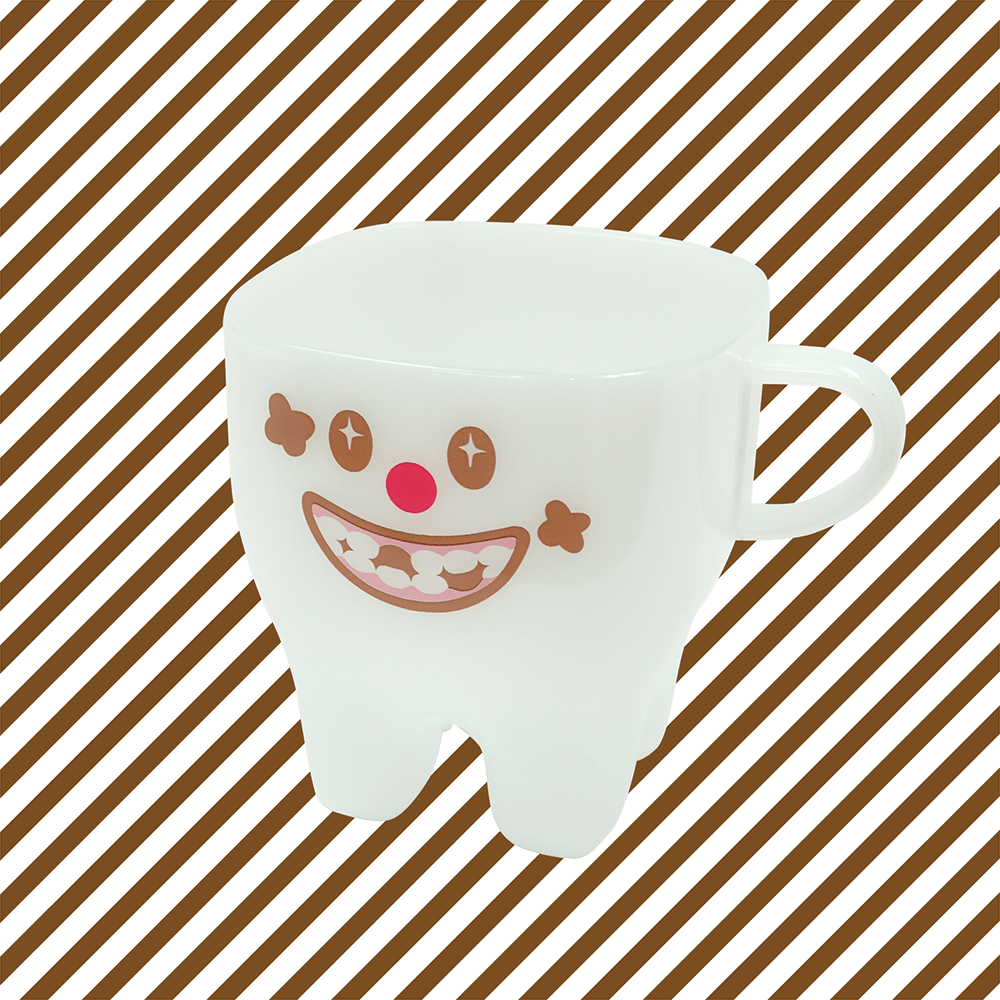 牙齿塑料杯 / 蛀牙